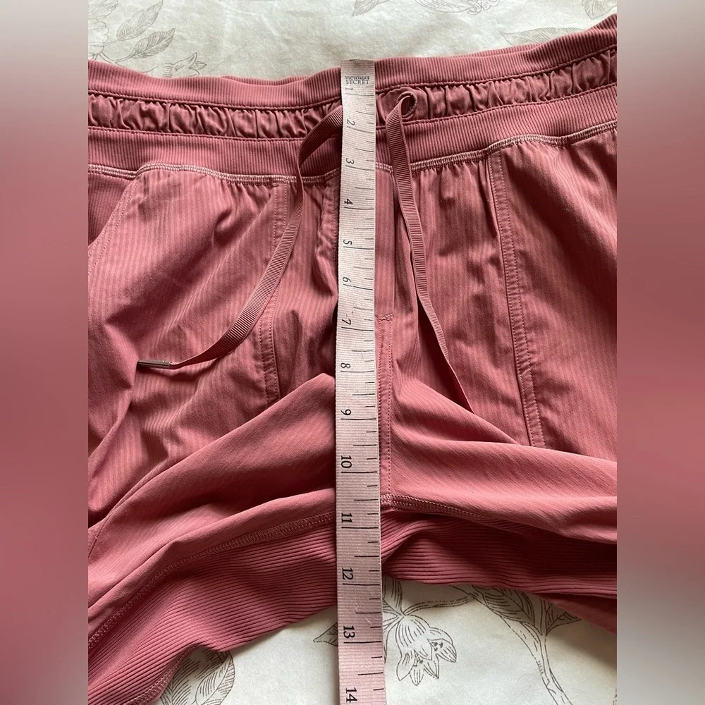 Lululemon Mid Rise Dance Studio Jogger Crop 6 Brier‎ Rose Pink Gym Athletic Yoga